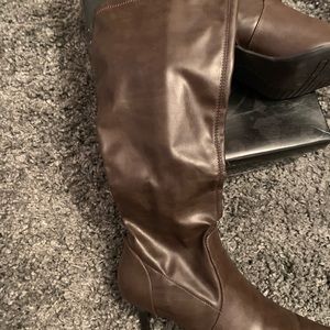 9.5 size boots in a good condition
